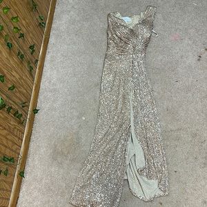 Fancy dress size 4